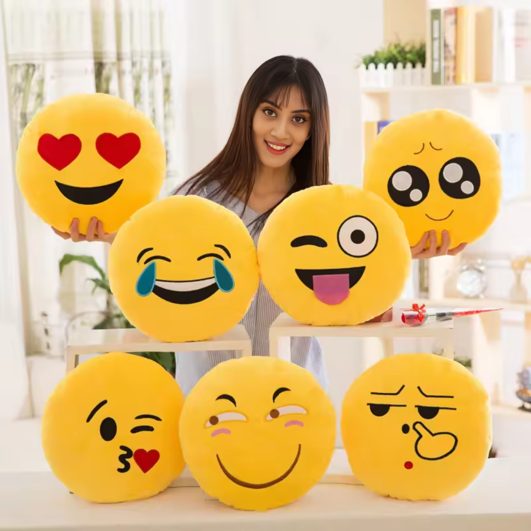 SMILEY PILLOW NINETEEN