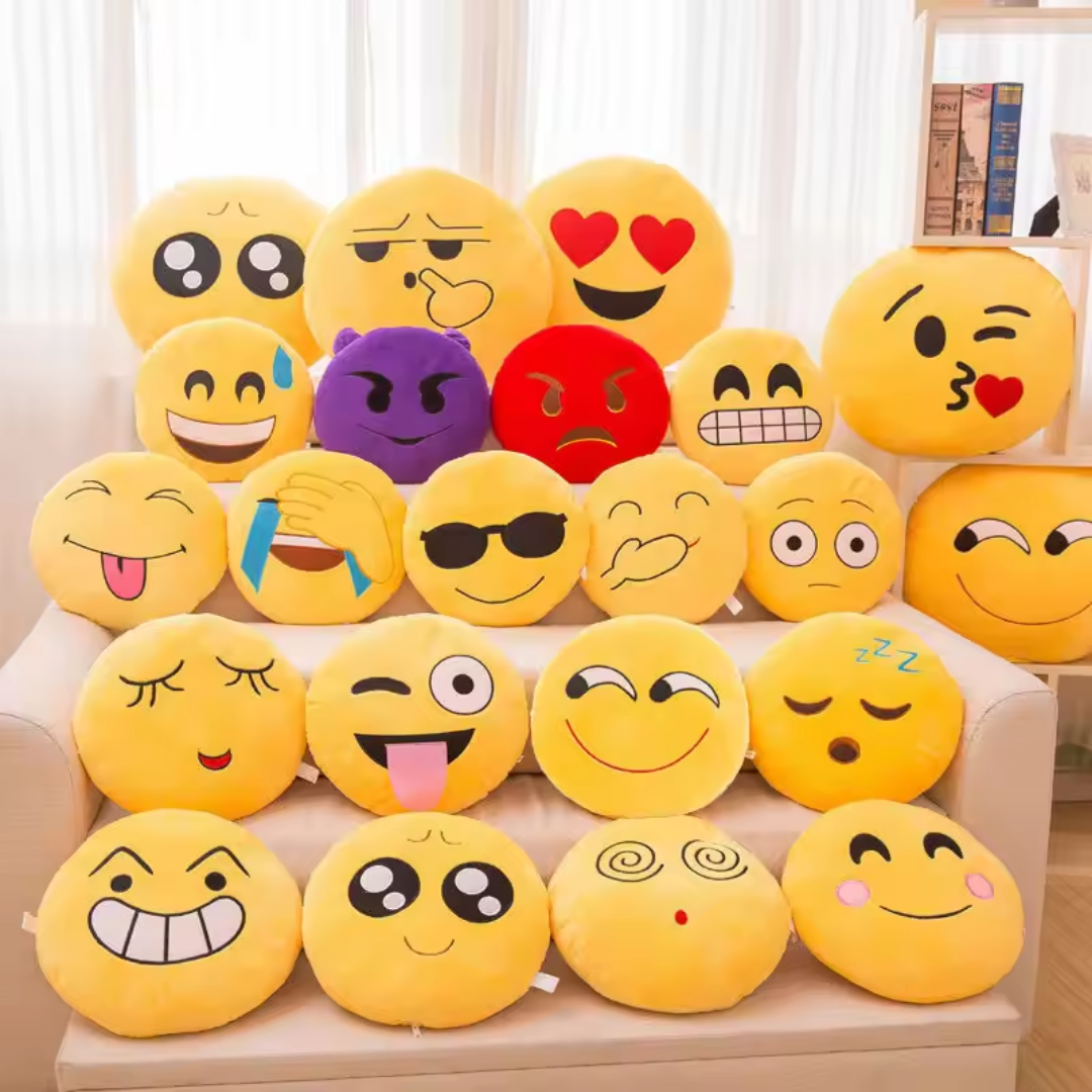 SMILEY PILLOW NINETEEN
