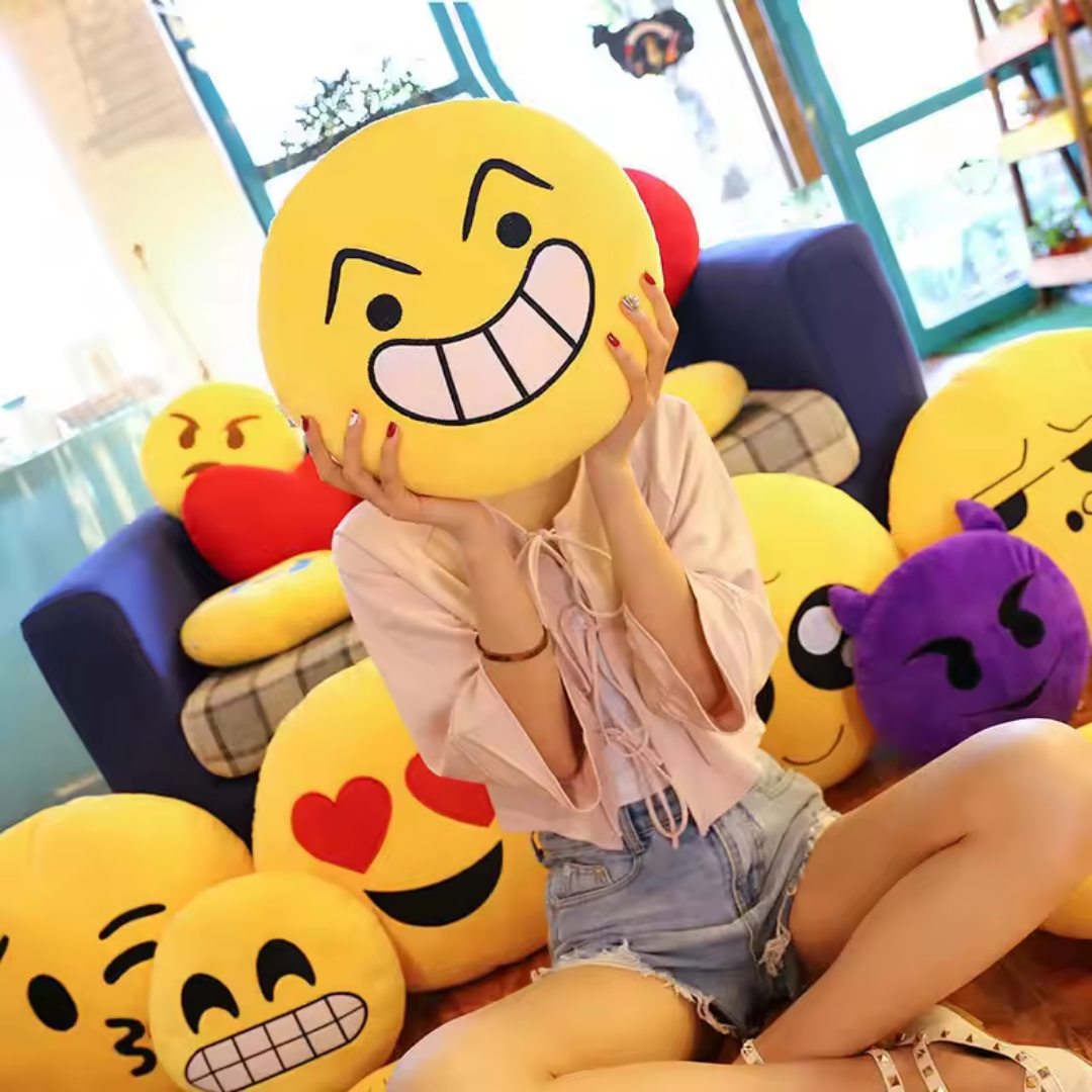 SMILEY PILLOW TEN